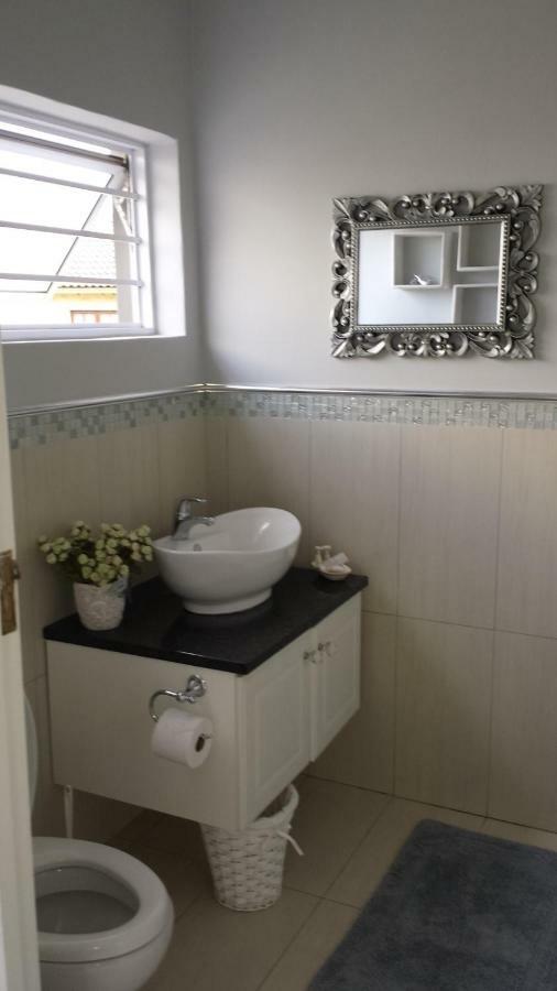 29 Carissa Street Leilighet Somerset West Eksteriør bilde